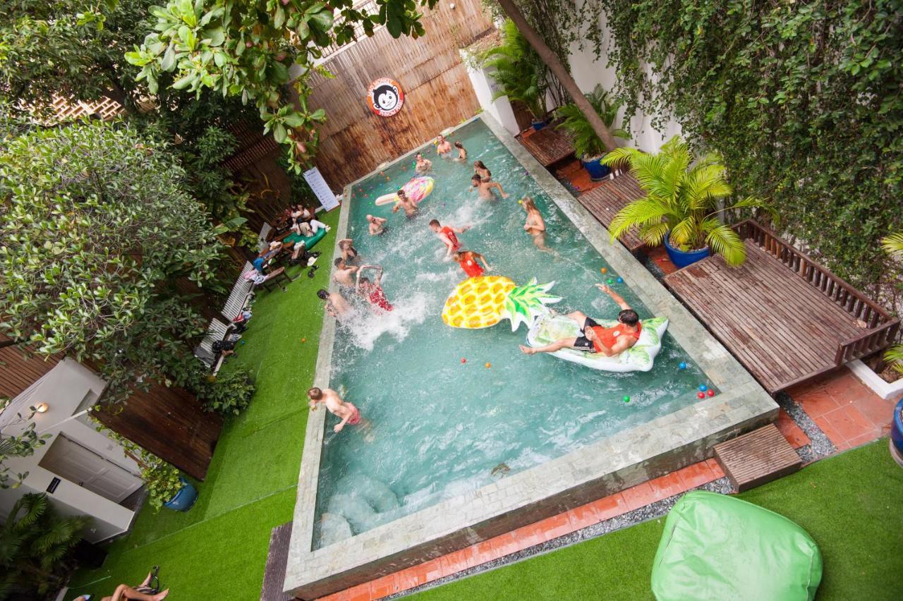 Mad Monkey Hostel Phnom Penh Dış mekan fotoğraf
