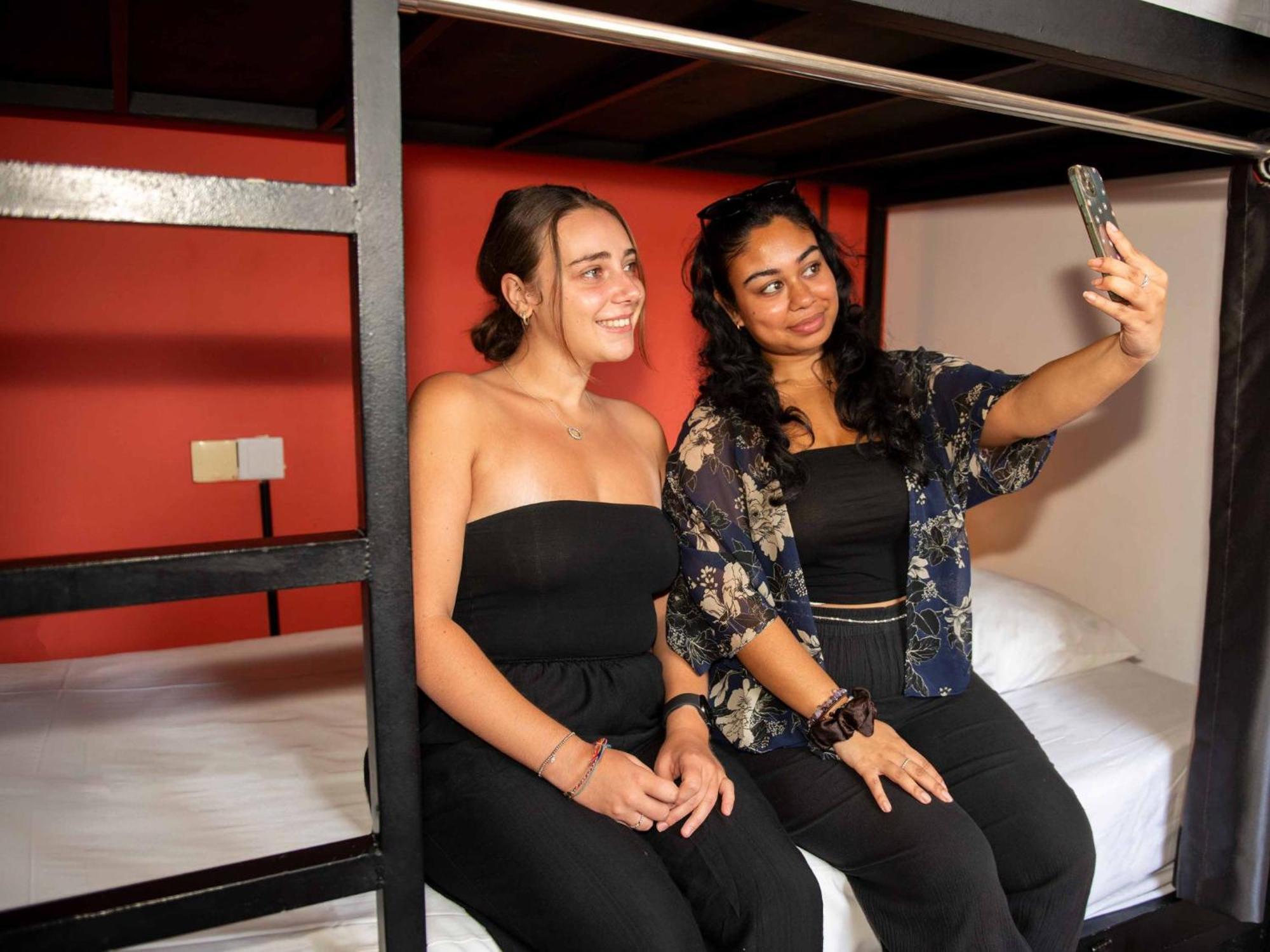 Mad Monkey Hostel Phnom Penh Dış mekan fotoğraf