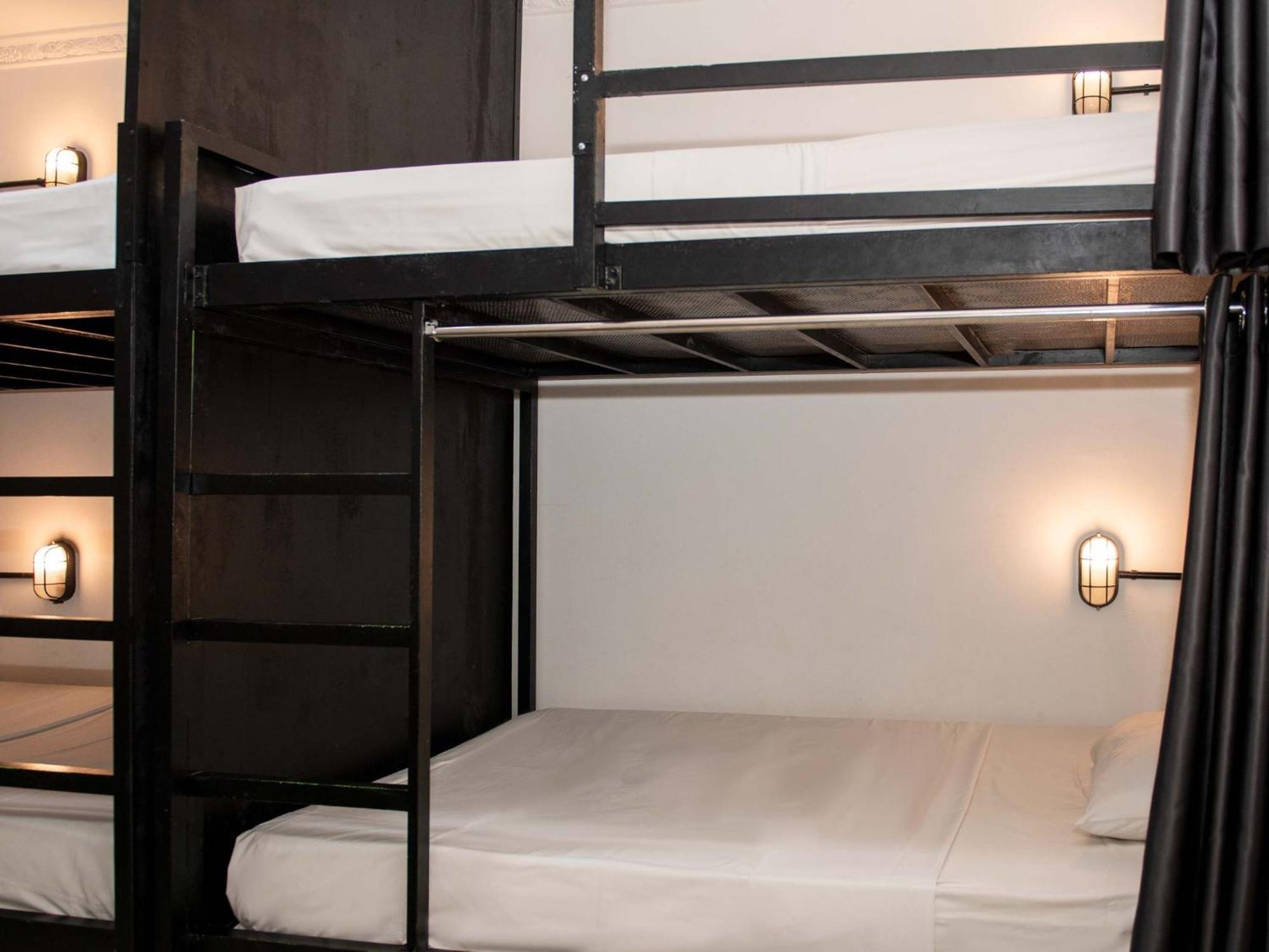 Mad Monkey Hostel Phnom Penh Dış mekan fotoğraf