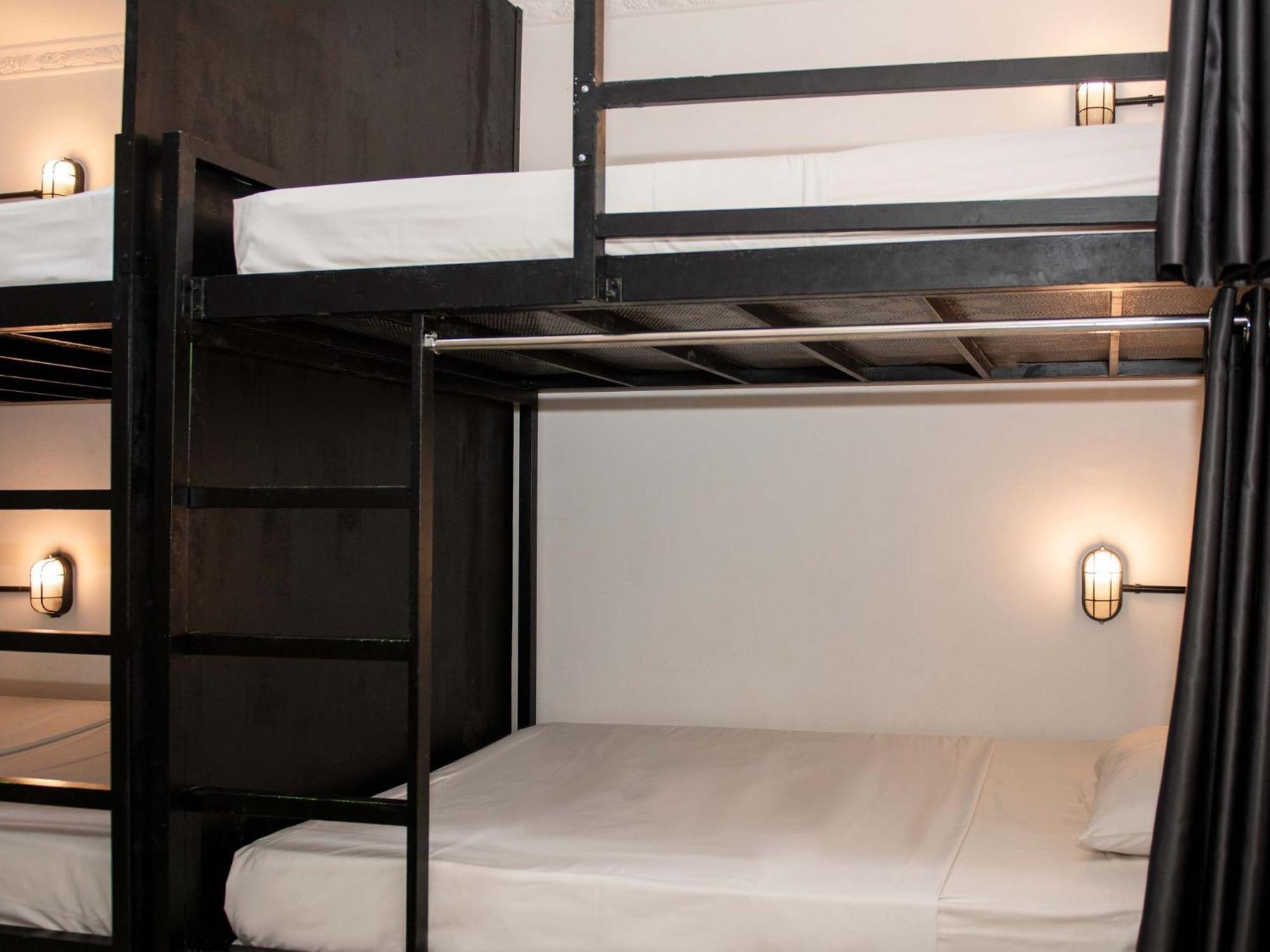 Mad Monkey Hostel Phnom Penh Dış mekan fotoğraf