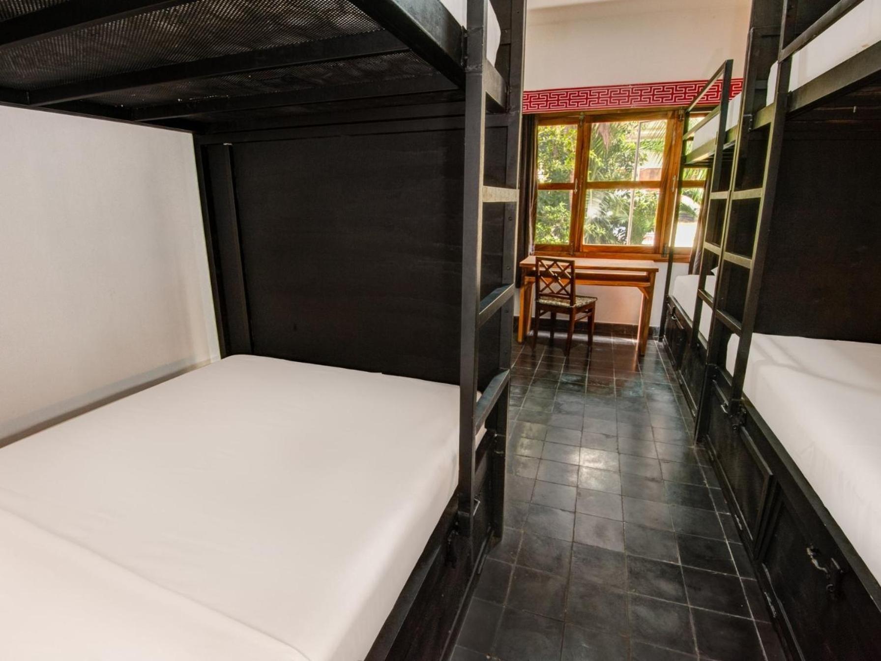 Mad Monkey Hostel Phnom Penh Dış mekan fotoğraf