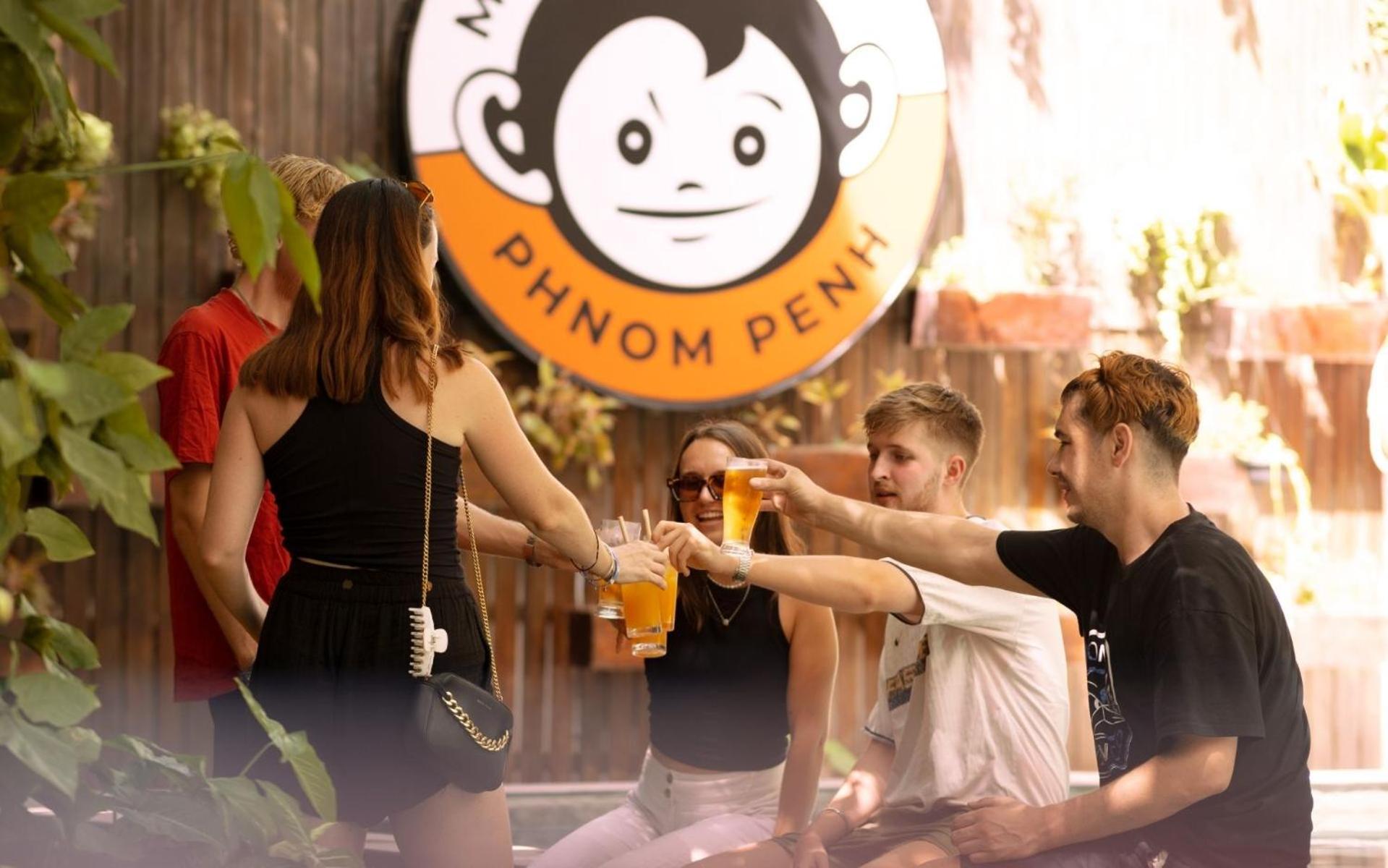 Mad Monkey Hostel Phnom Penh Dış mekan fotoğraf