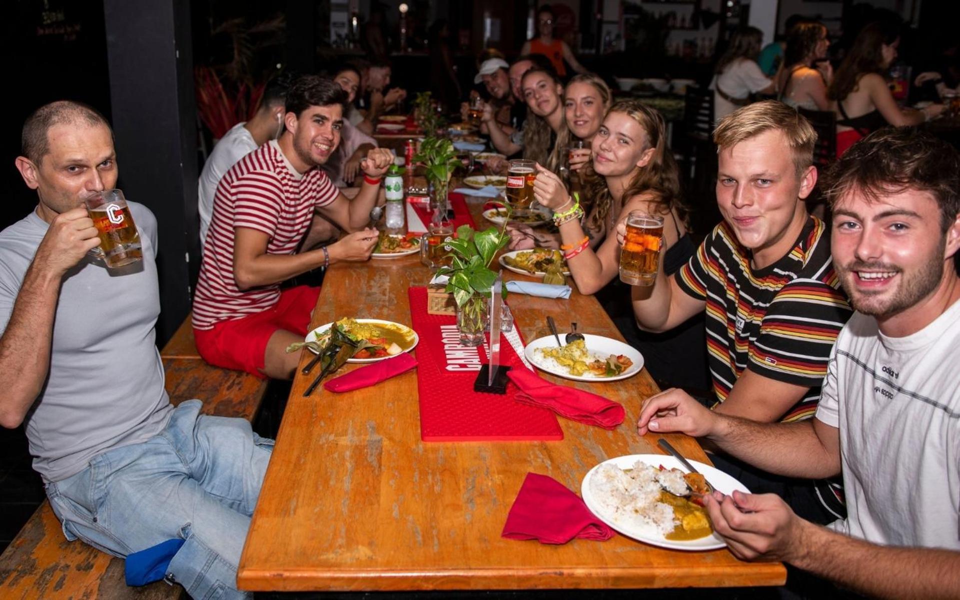 Mad Monkey Hostel Phnom Penh Dış mekan fotoğraf