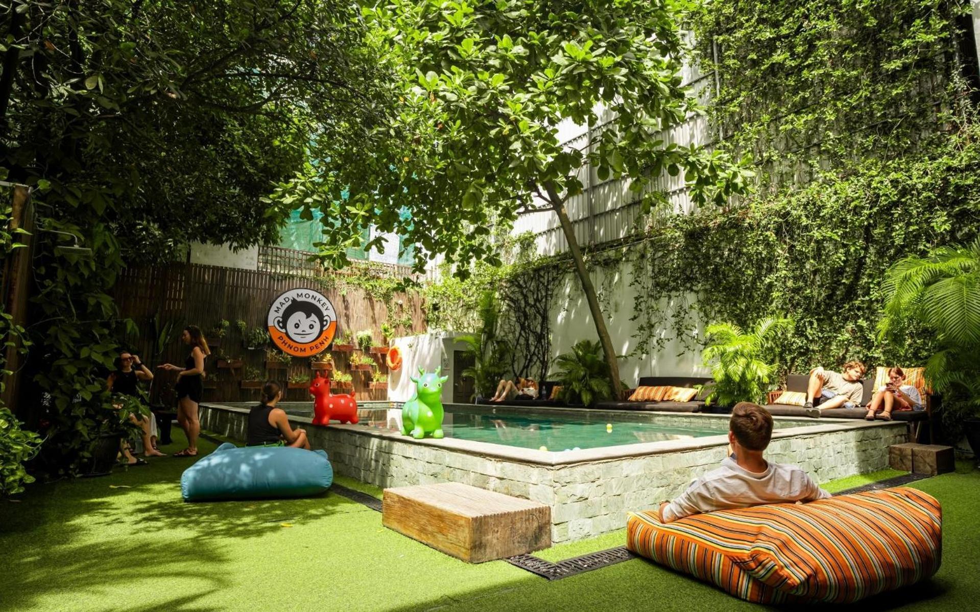 Mad Monkey Hostel Phnom Penh Dış mekan fotoğraf
