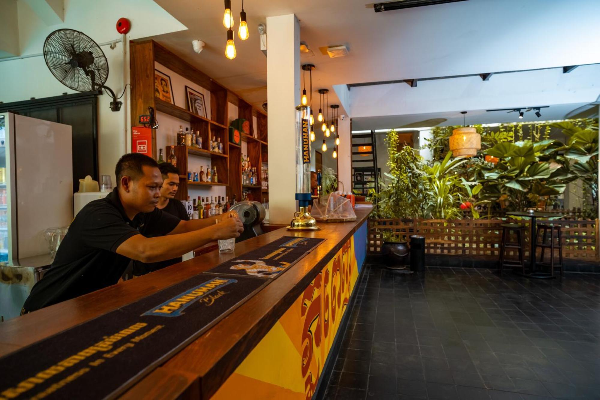 Mad Monkey Hostel Phnom Penh Dış mekan fotoğraf
