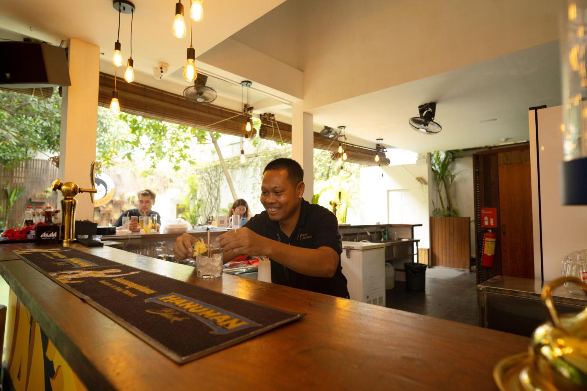 Mad Monkey Hostel Phnom Penh Dış mekan fotoğraf